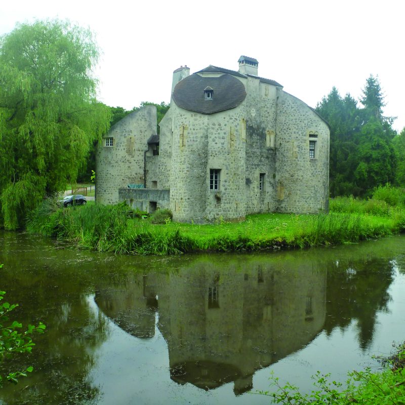 Etang devant le château de la Chasse en forêt de montmorency